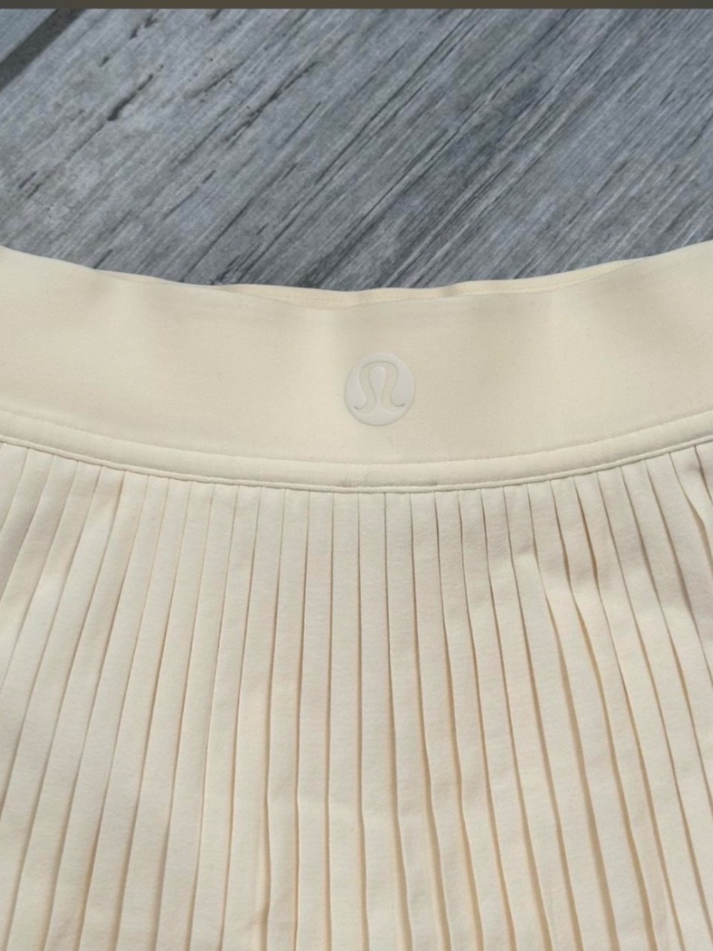 Lululemon Butter Cream Varsity High Rise Pleated Tennis Skirt - Picture 2 of 4